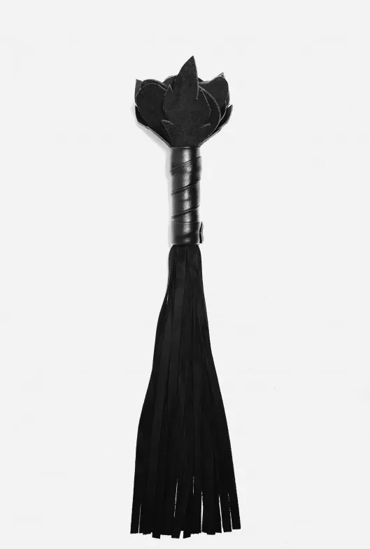 плеть чёрная роза с замшевыми хвостами 40 см. 54072ars в 