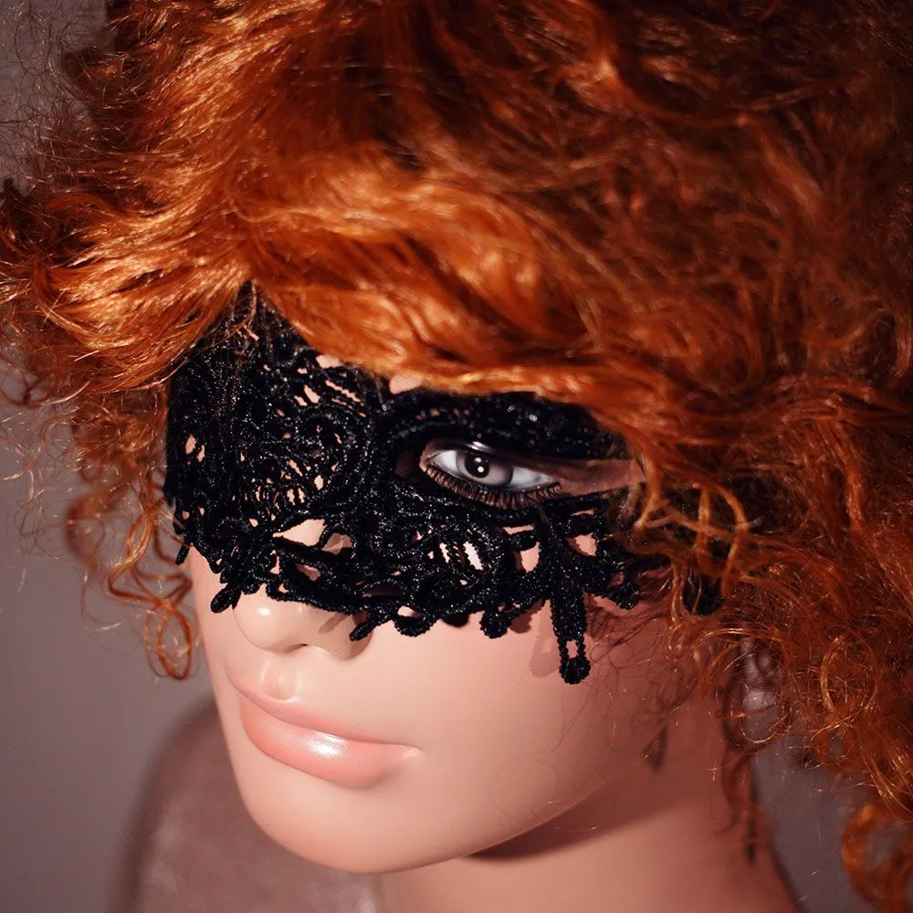 маска на глаза маскарадная в 