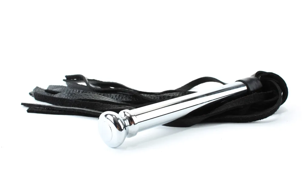 плетка черная с металлической ручкой 54015ars в 