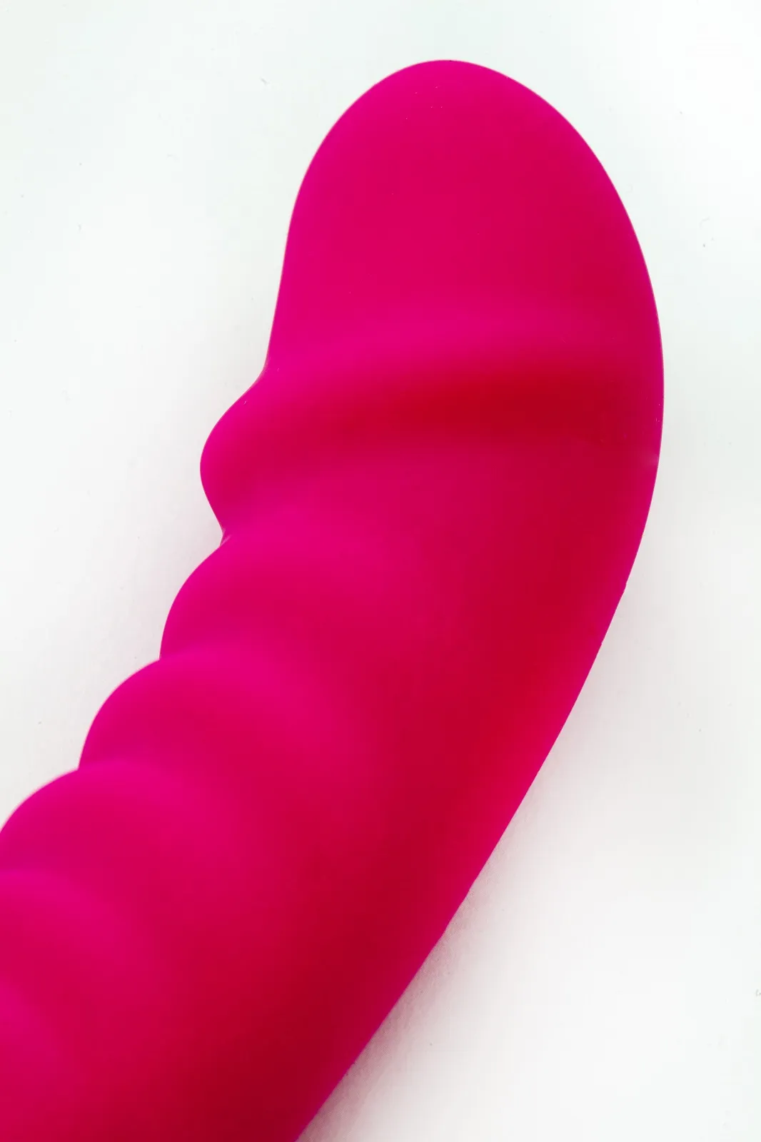 вибратор силиконовый изогнутая волна 19 х 3,8 см красный 47550-mm в 