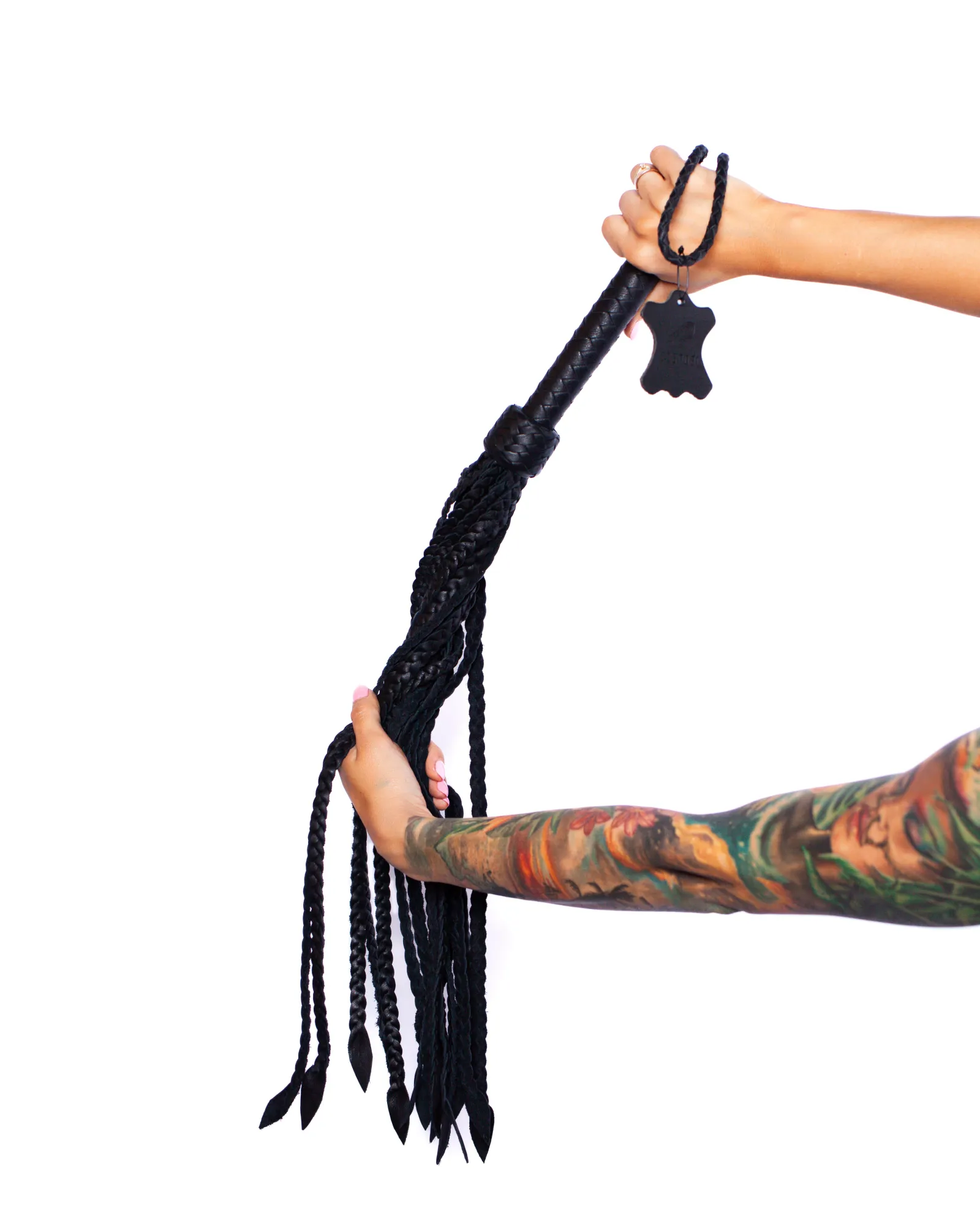 плетёный флоггер  scandal из натуральной кожи (black) в 