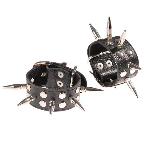 наручники кожаные черные с шипами и заклепками 3056-1 в 