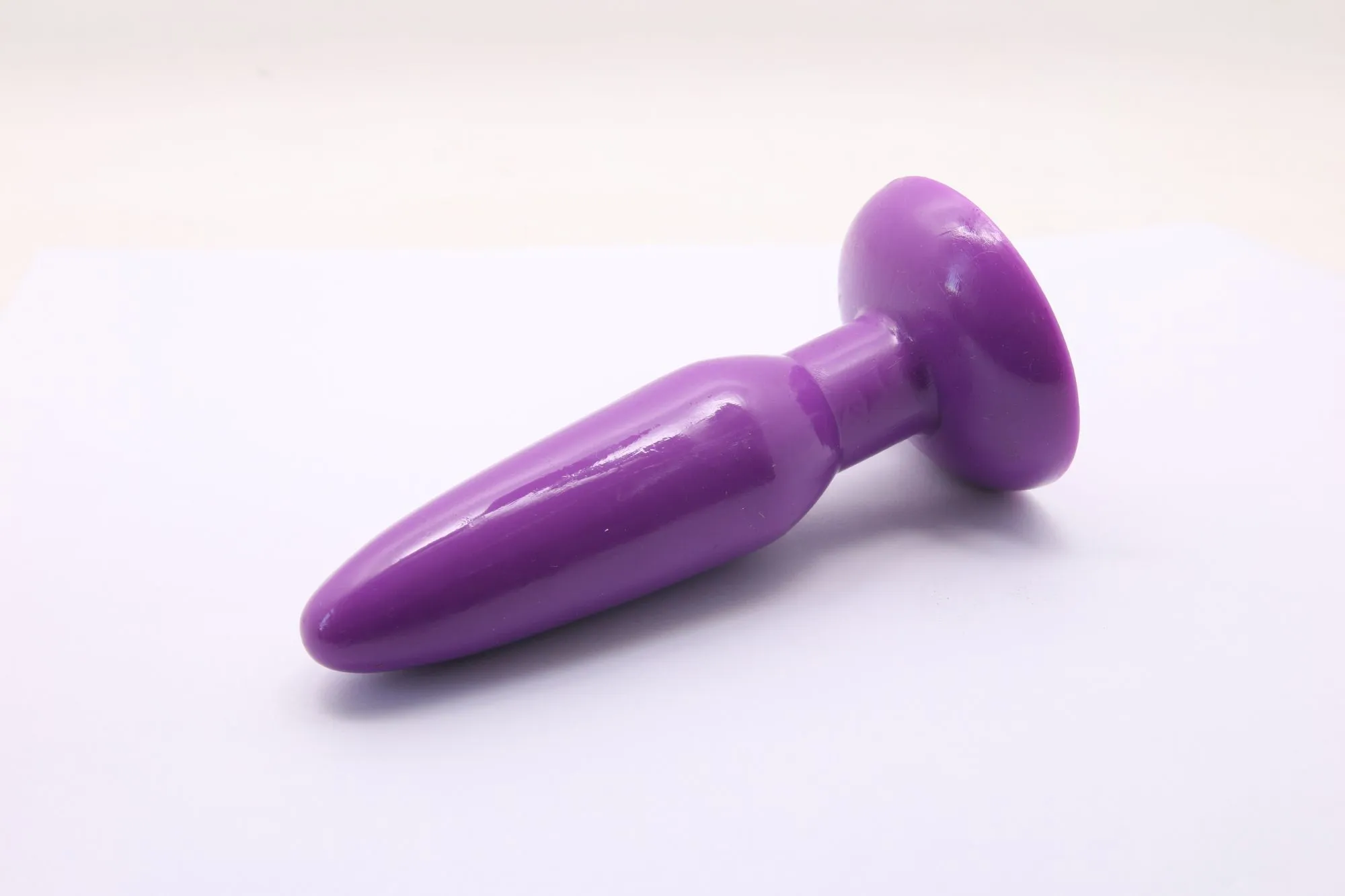 анальная пробка с присоской 3,7 см purple bi-017001r в 