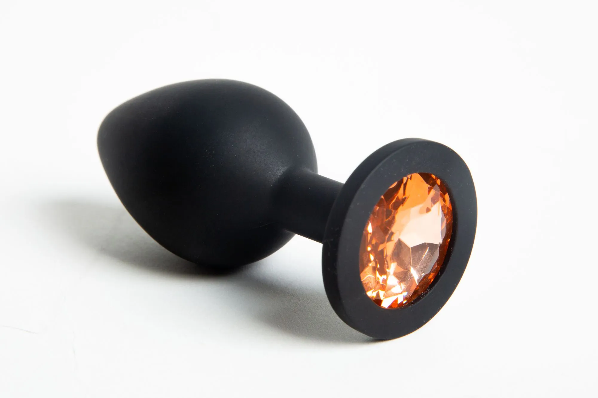 пробка силиконовая средняя черная с желтым стразом 47137-1-mm в 