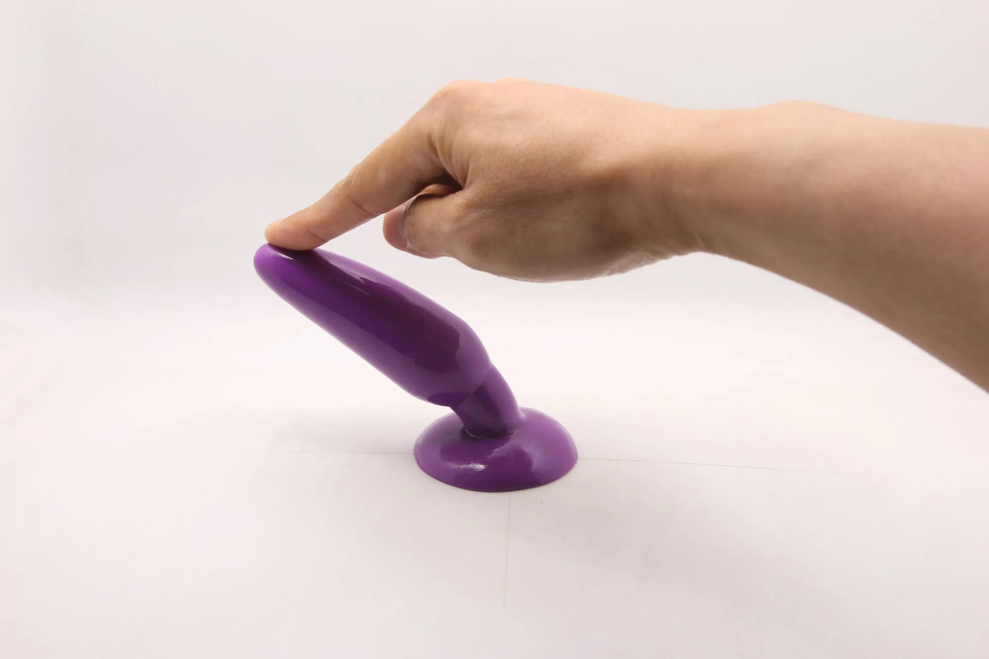 анальная пробка с присоской 3,7 см purple bi-017001r в 