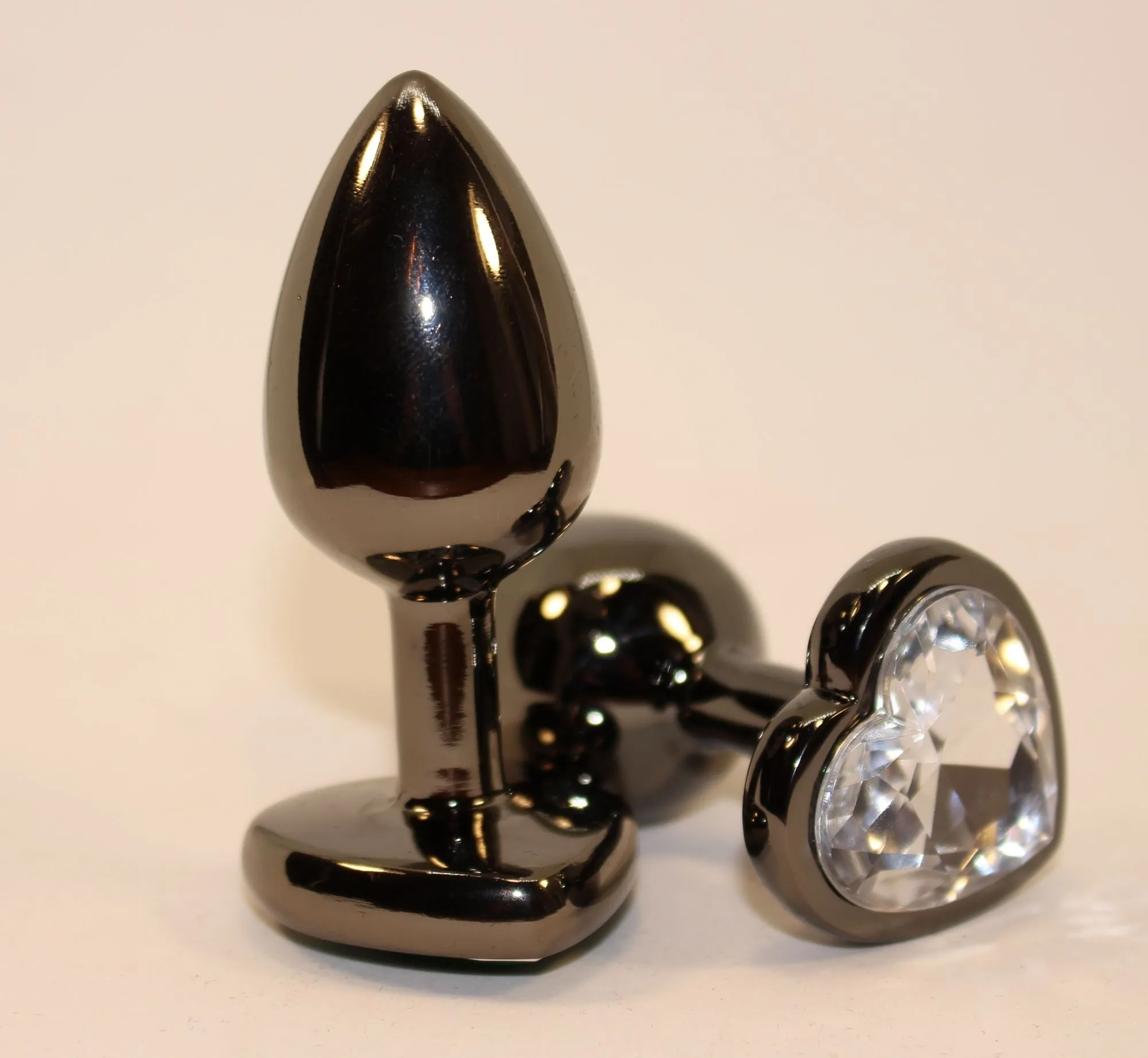 пробка анальная черная 7,5х2,8см с сердечком прозрачный страз 47438-4mm в 