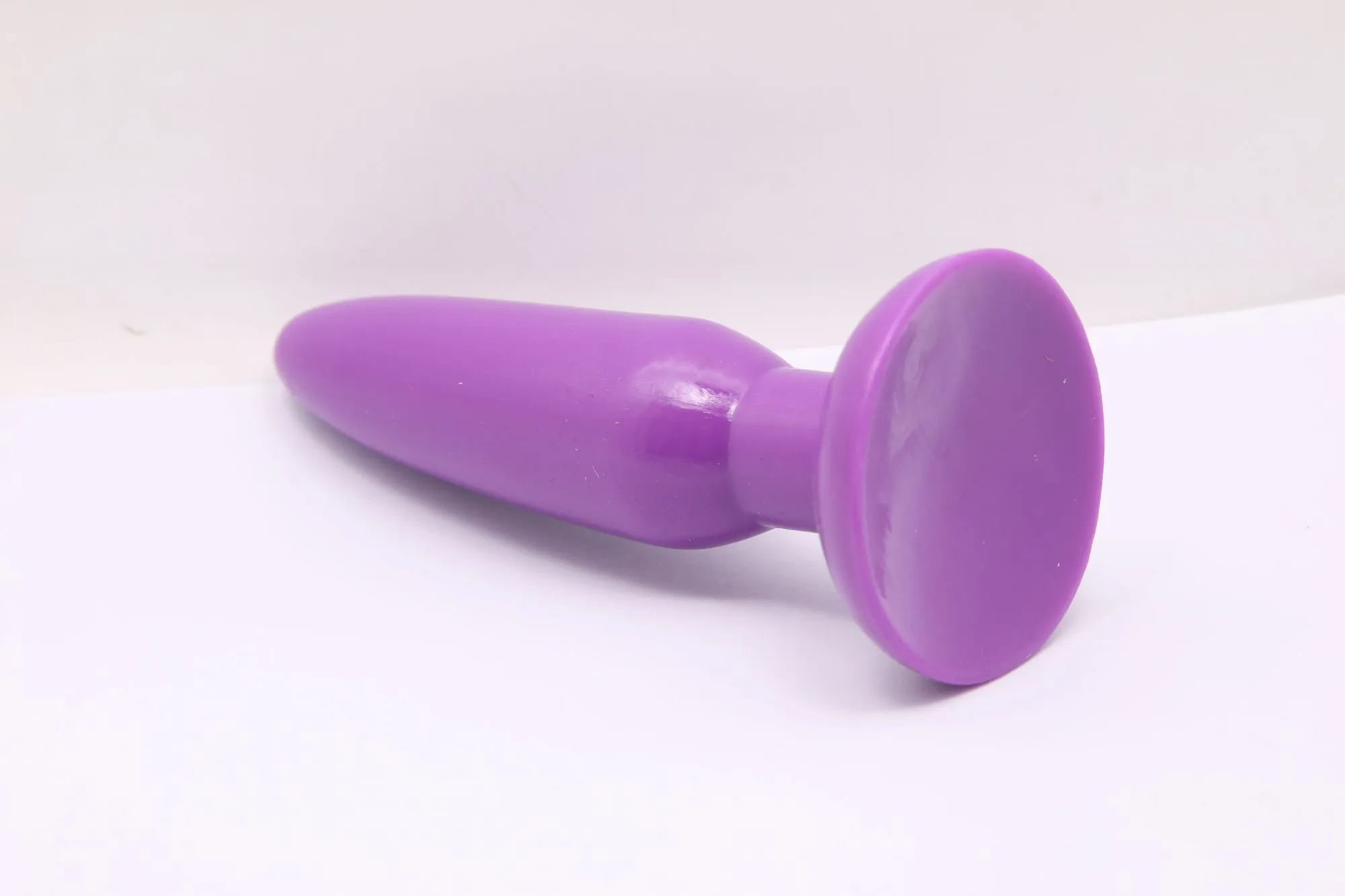 анальная пробка с присоской 3,7 см purple bi-017001r в 